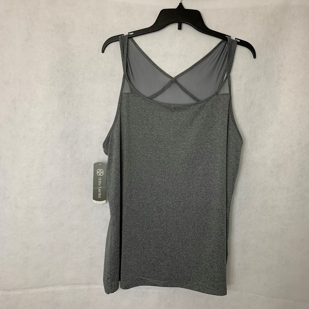 Daisy Fuentes Fit Athletic Top Women's Size XL. NWT